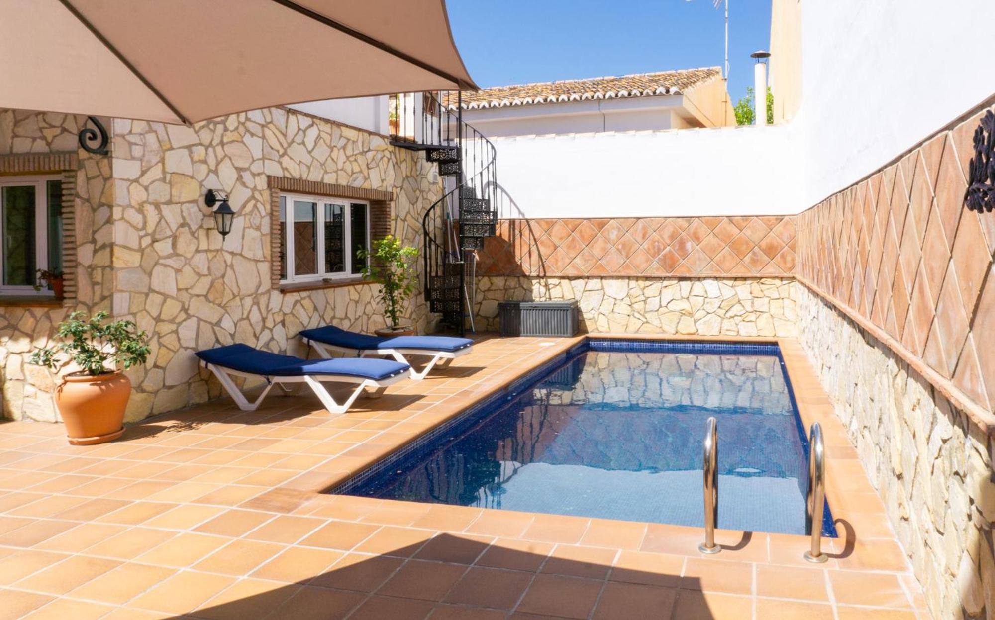 Hébergement de vacances House Pool & Parking *